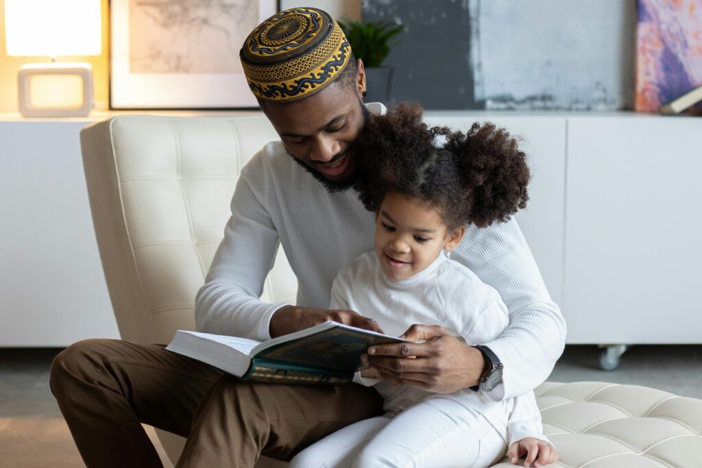 Parent and child learn about Ramadan 