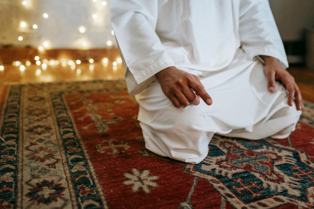 man praying, praying salat al-duha is a sunnah