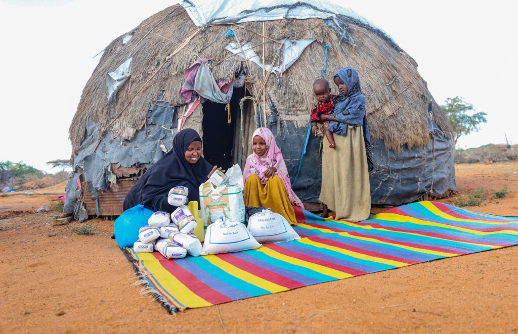 Fatuma and her family are one of the beneficiaries of the Ramadan programme in Kenya. Here is them receiving their food pack.