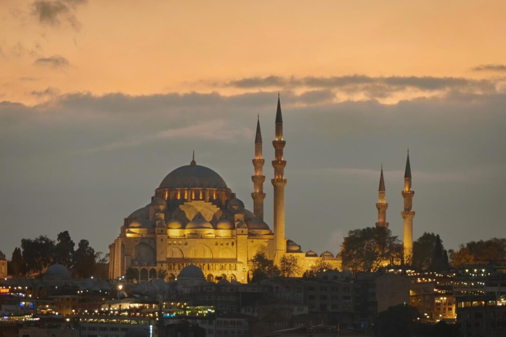 blue-mosque-night-city-istanbul-turkey