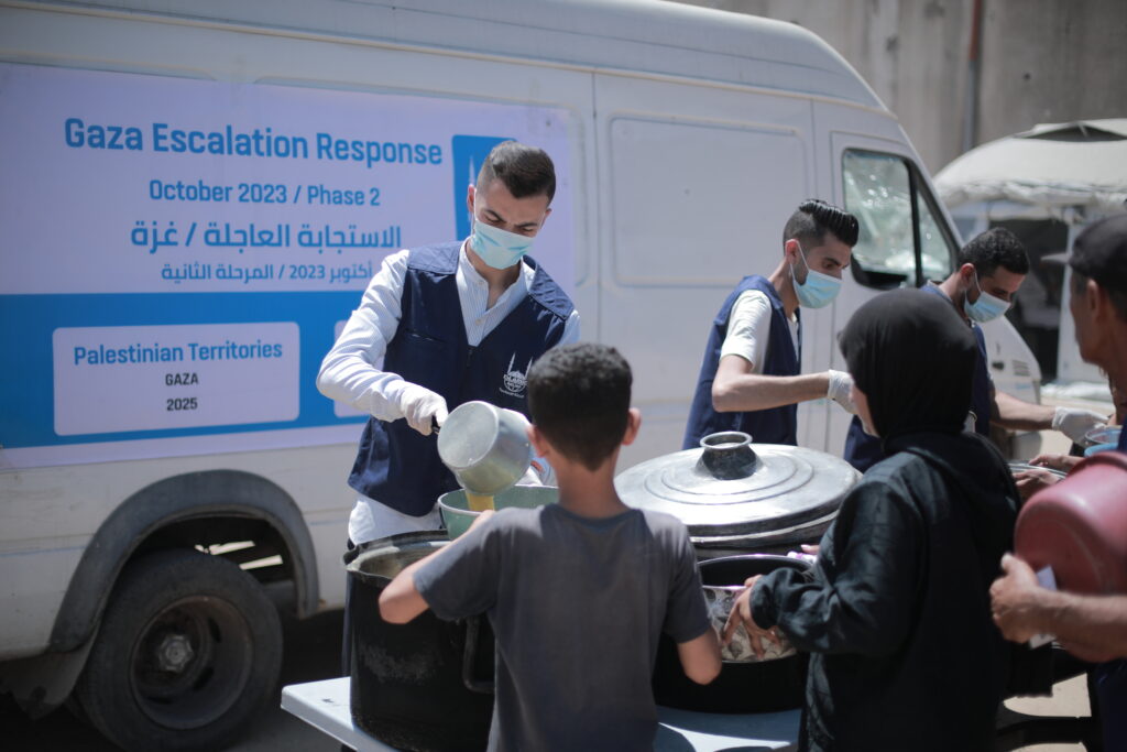 Islamic Relief, with World Food Program (WFP), delivering hot meals for cancer patients in Gaza.